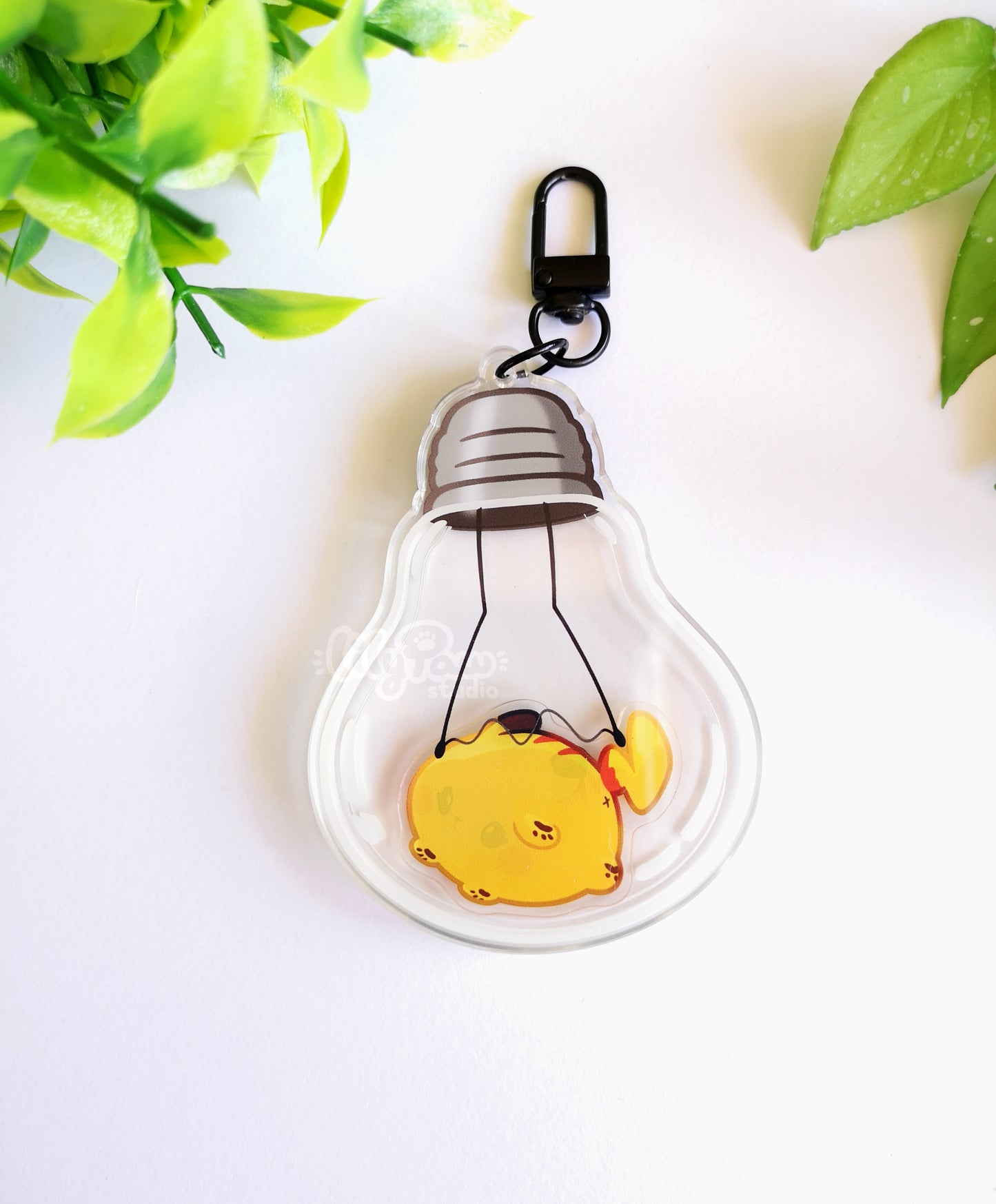 Lightbulb Pocket Pet - Acrylic Shaker Charm