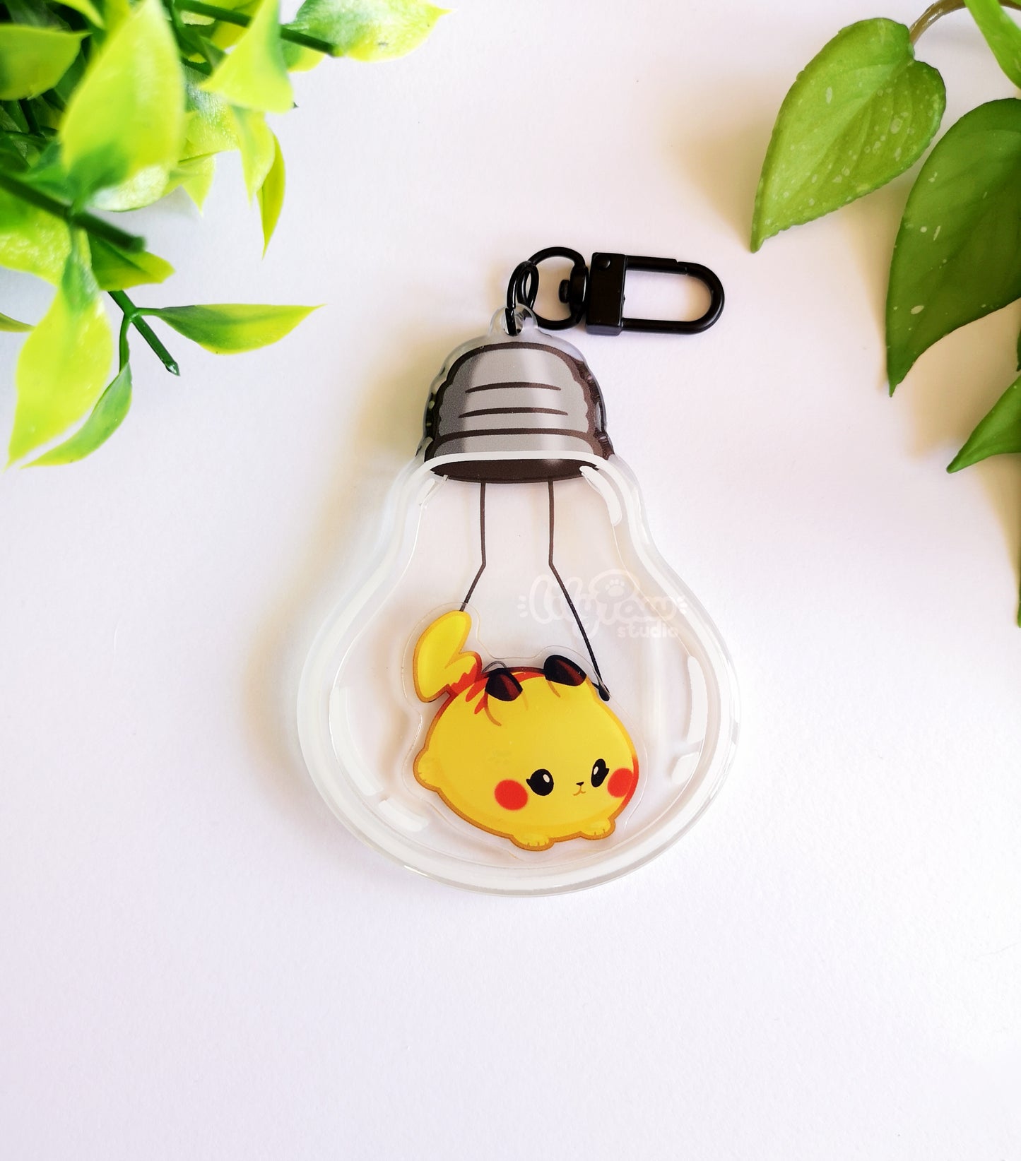 Lightbulb Pocket Pet - Acrylic Shaker Charm