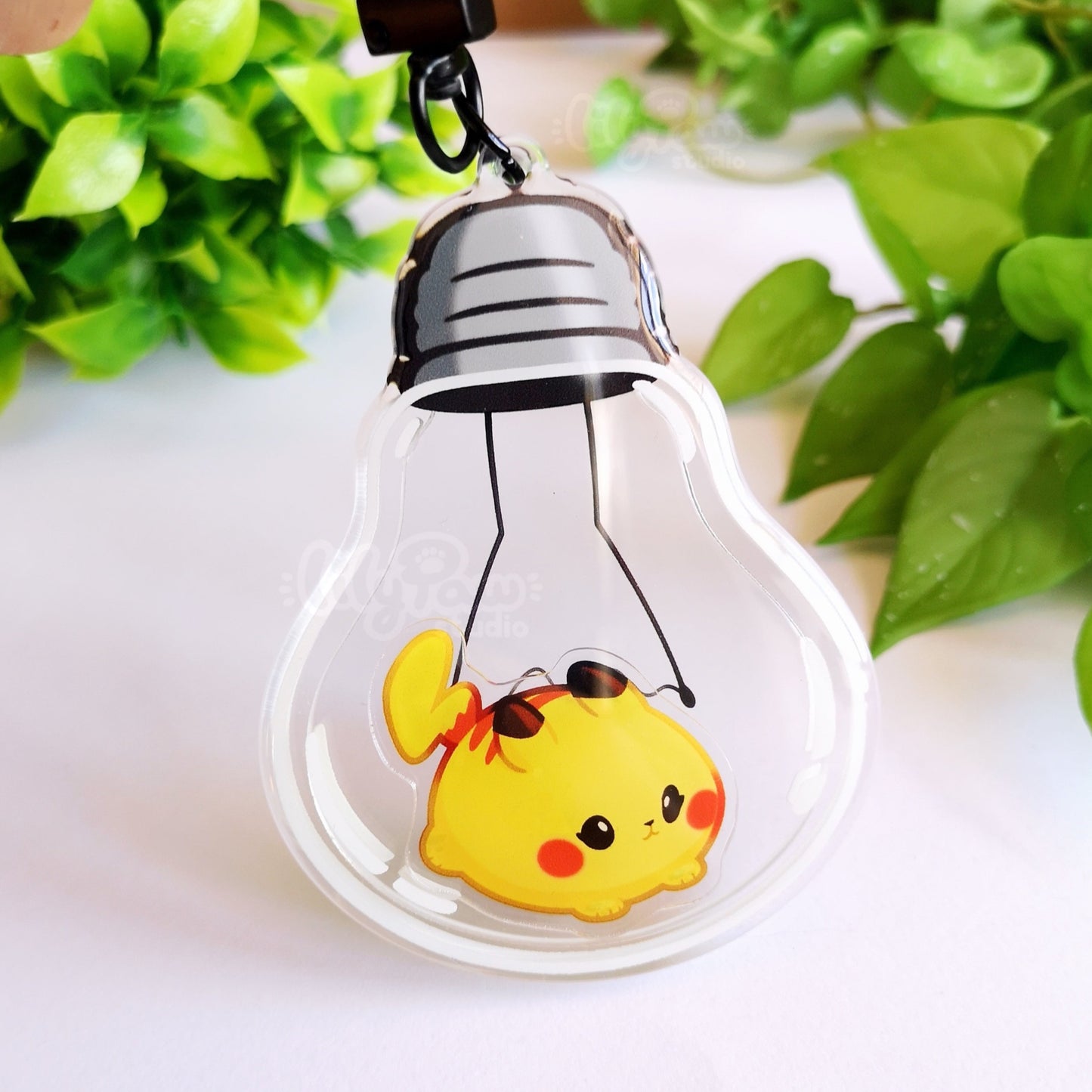 Lightbulb Pocket Pet - Acrylic Shaker Charm
